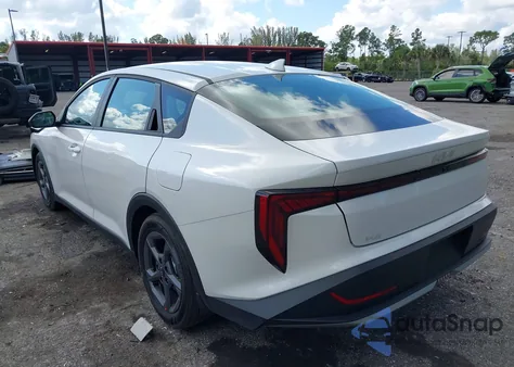 2025 Kia K4 Lxs из США, поврежденный, VIN 3KPFT4DE1SE208381